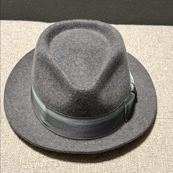 Goorin Bros. Wool Fedora Hat with Ribbon Accent. So stylish! - Picture 6 of 7